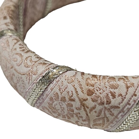 Vintage Pink Gold Fabric Wrapped Bangle Bracelet Retro 1960s Fashion Jewelry - Picture 3 of 5